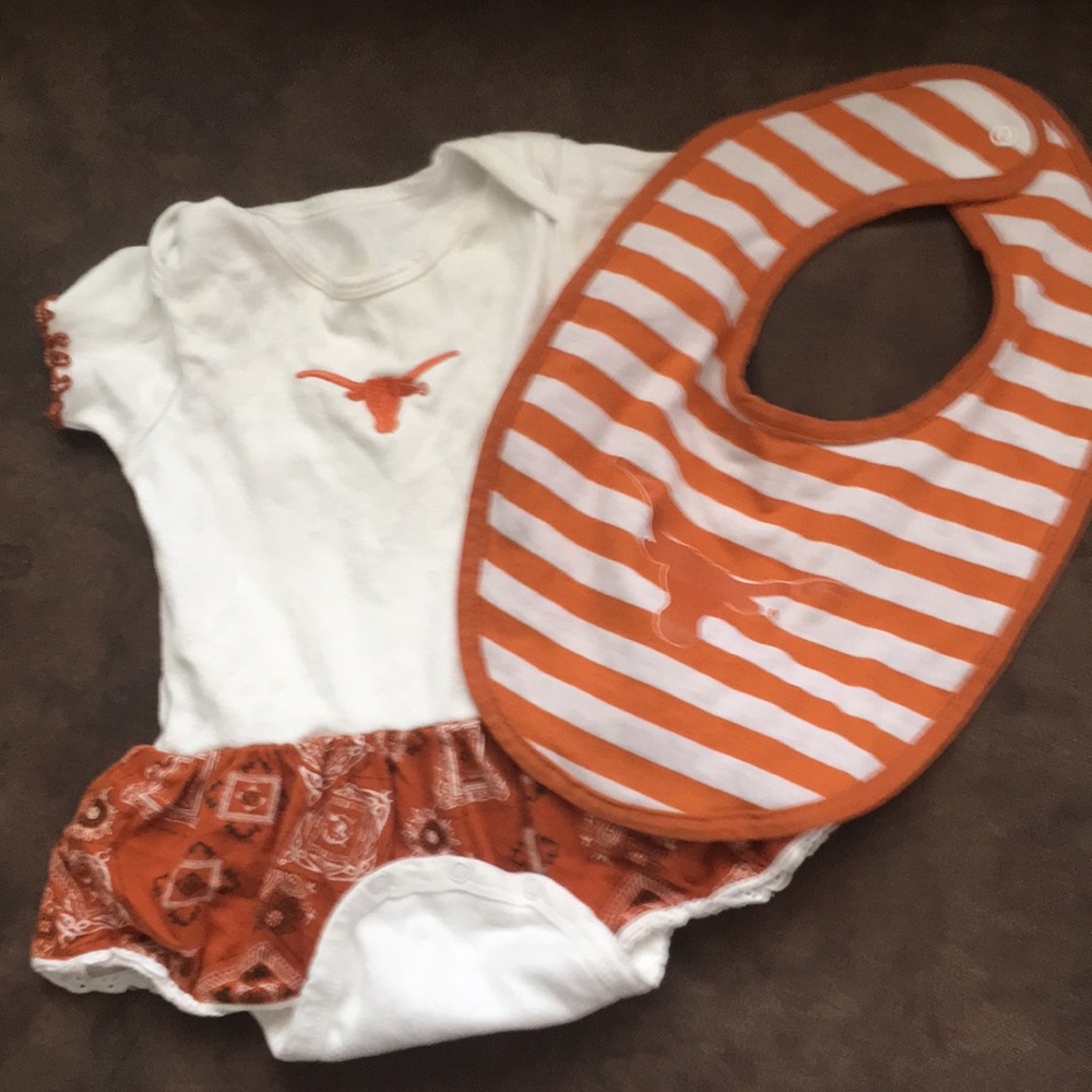 Texas Longhorns baby girl onesie and bib set